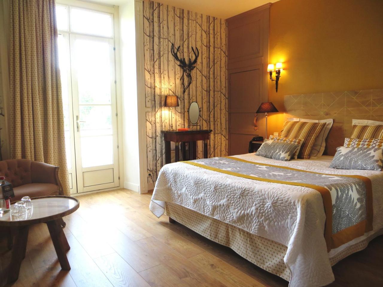 Hotel-Restaurant Ricordeau Loué Eksteriør billede